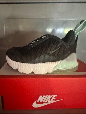 Nike Kids Black and Mint Green Air Max Slip-On Sneakers